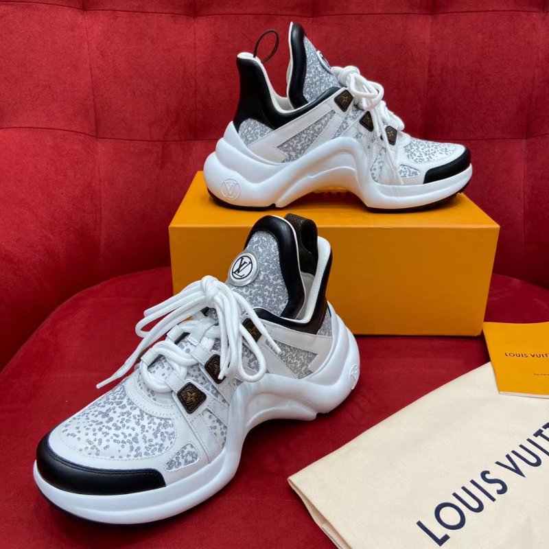 --Lv Archlight運動鞋很超級顯腿老爹鞋，工廠首發(fā)