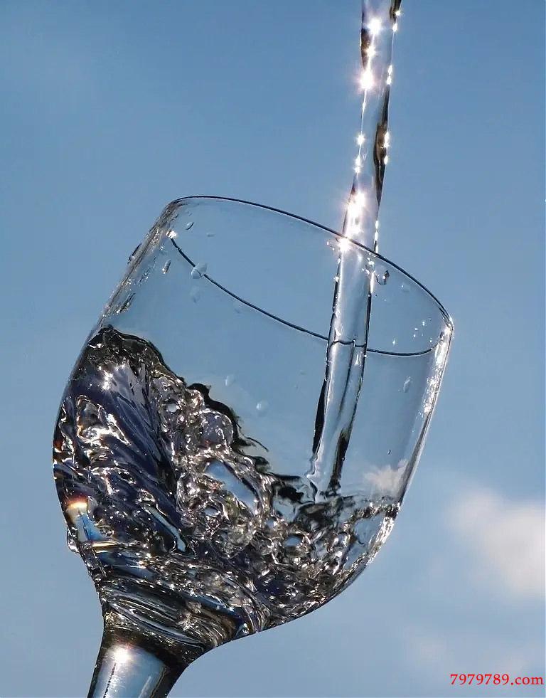 --精品白酒批發(fā)如何找渠道好？有什么好的白酒批