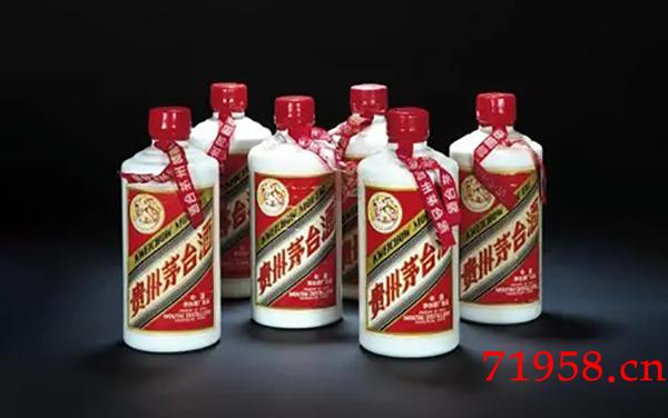 --中秋送長輩白酒什么牌子好,什么白酒好喝適合送