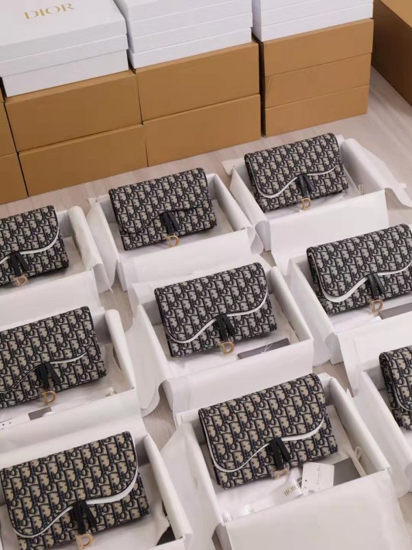 --原廠奢侈品網(wǎng) 奢侈品原廠一手貨源微信代理 奢侈品進(jìn)貨渠道 奢侈品的源頭 東莞代工廠源頭奢侈品手拿包品牌排行