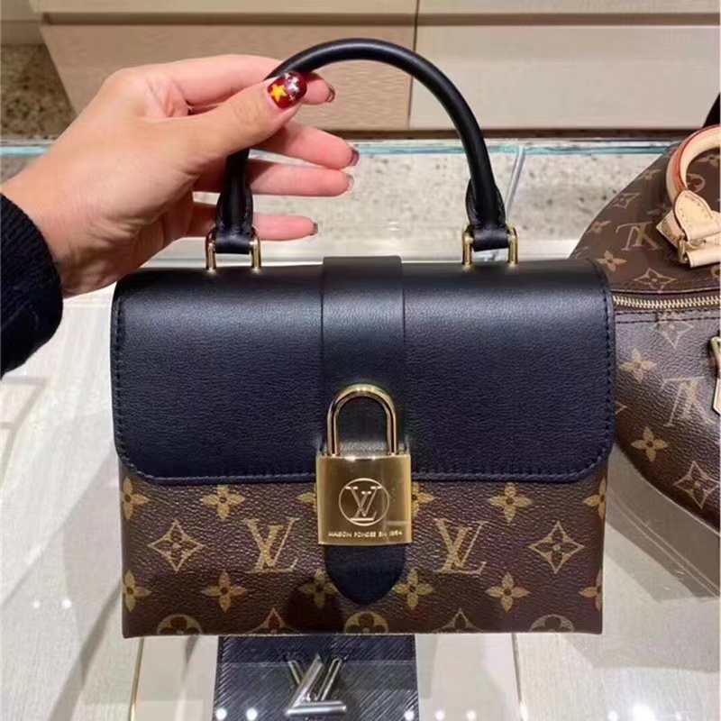 --高端奢侈品包包頂級復(fù)刻貨源廣州真皮包包批發(fā)工廠直銷