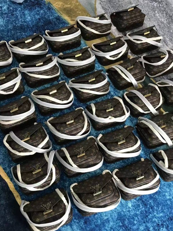 --微信大牌包包貨源 奢侈品包包一手批發(fā)奢侈品貨源批發(fā) 奢侈品一手貨源微信 一手貨源店鋪 實體店進(jìn)貨渠道，實體店電商貨源 奢侈品牌