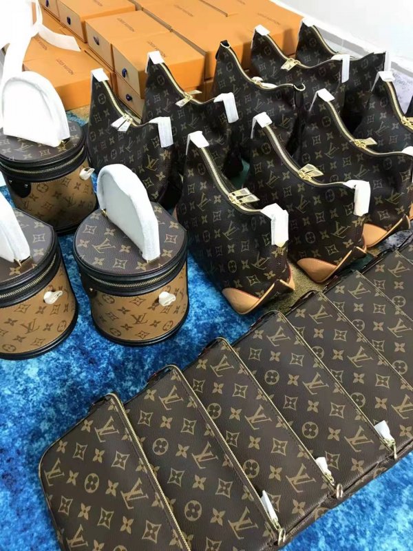 --大牌奢侈品包包代工廠 哪里有潮牌一手貨源 皮包代加工廠 東莞代工廠 奢侈品中國代工廠 國際一線奢侈品包包 東莞包包代工廠