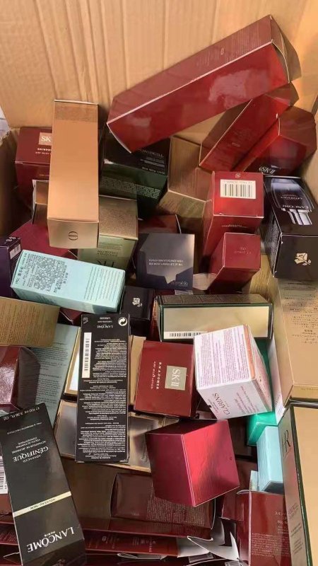 --一線美妝貨源！一般品牌化妝品的貨源都是哪里進(jìn)的？一手貨源在哪里能找到正品貨源？