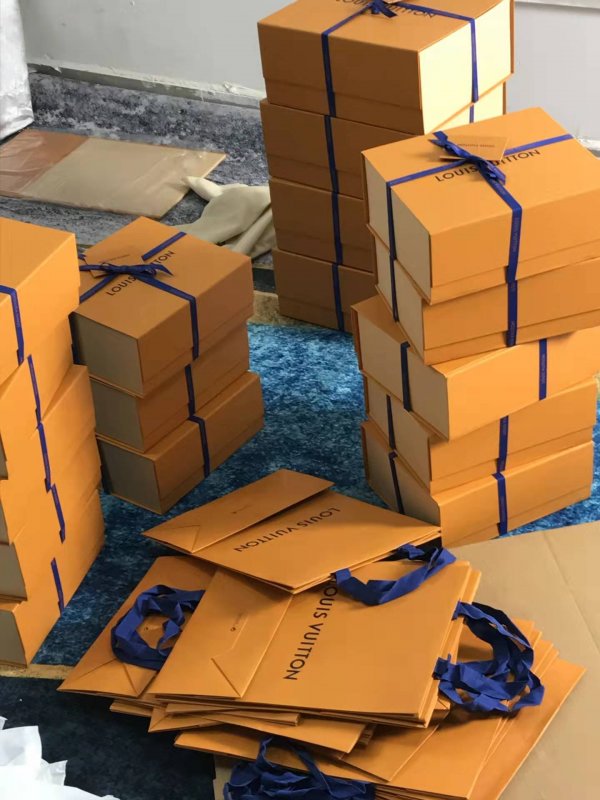 --奢侈品包包代工廠 微商拿貨網(wǎng)一件代發(fā)奢侈品一手貨源銷(xiāo)售渠道奢侈品包包排行榜奢侈品廠家源頭貨找到實(shí)體店批發(fā)貨源最新微商模式