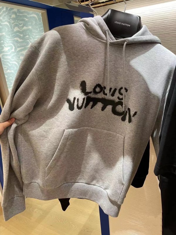 --潮牌衣服廠家拿貨源 男潮牌衣服一手貨源
